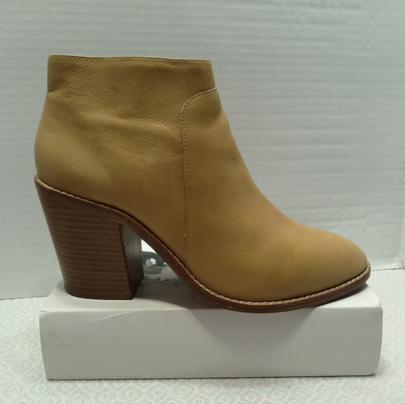 Loeffler Randall Ella stacked # 9 - Picture 8 of 11